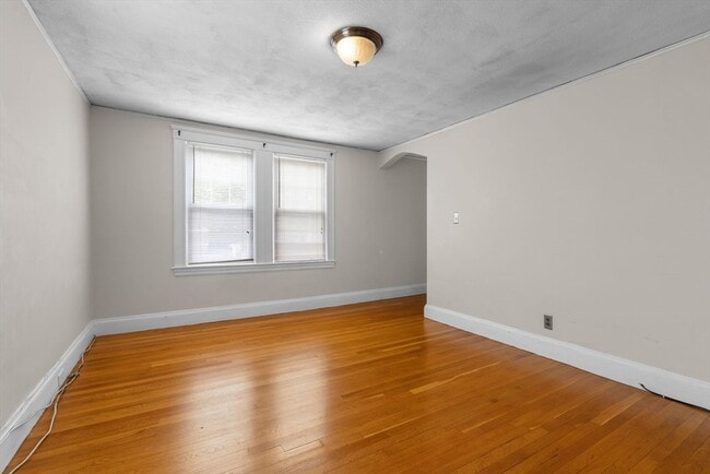 Building Photo - 5-7 Linwood Ave