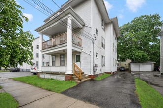 Building Photo - 16 Radcliffe Ave