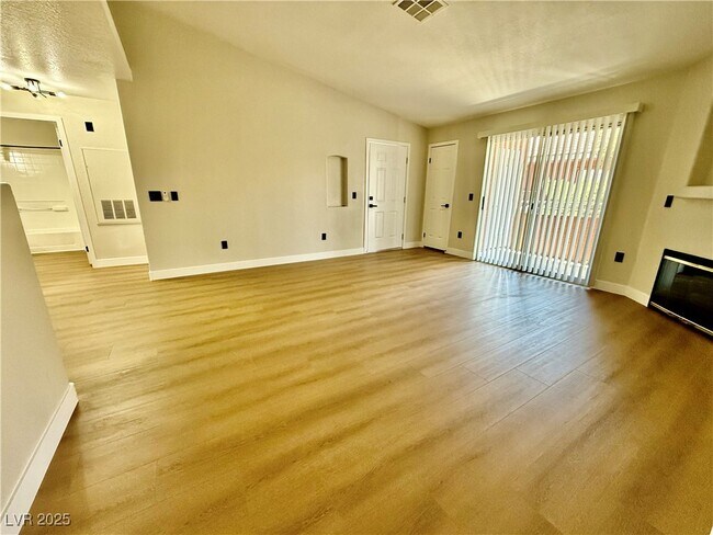 Foto del edificio - 4730 E Craig Rd