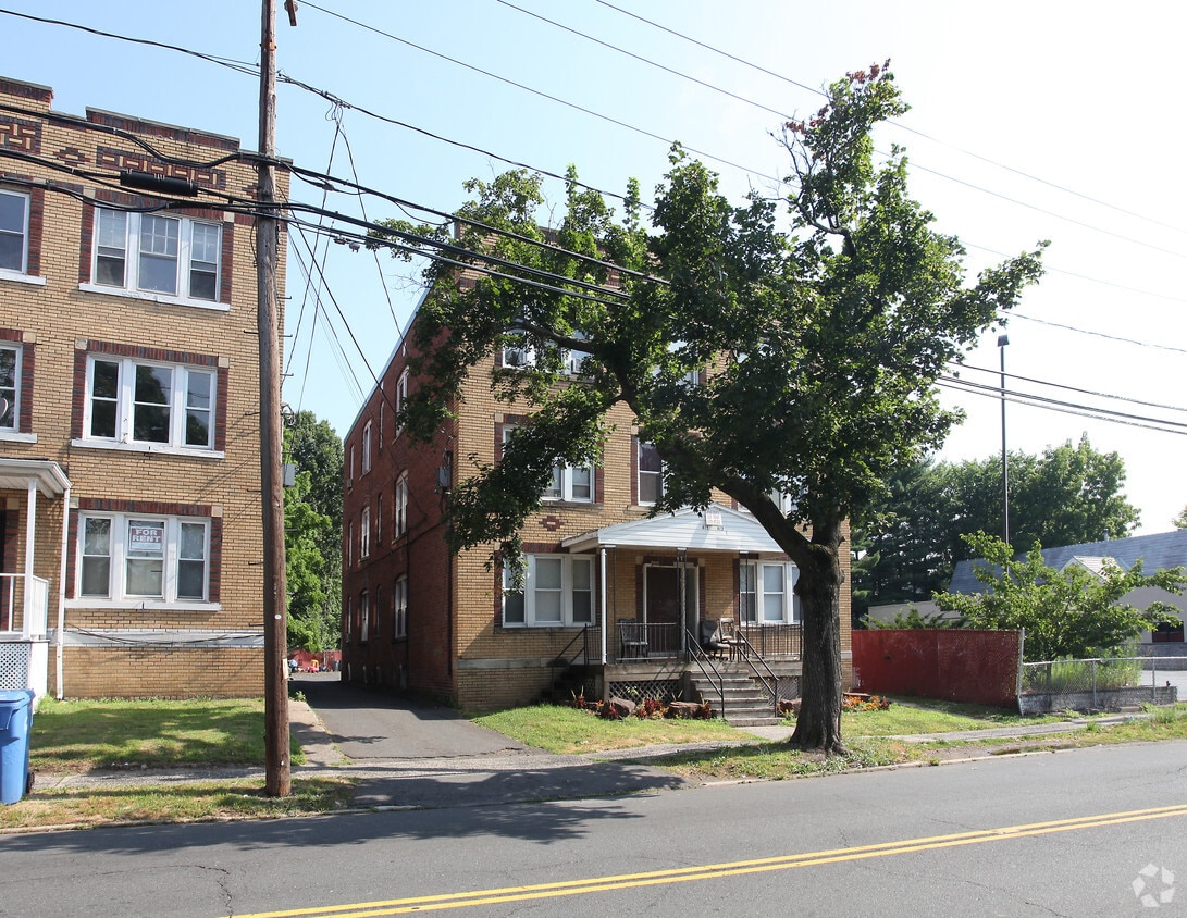 Building Photo - 613-615 W Main St