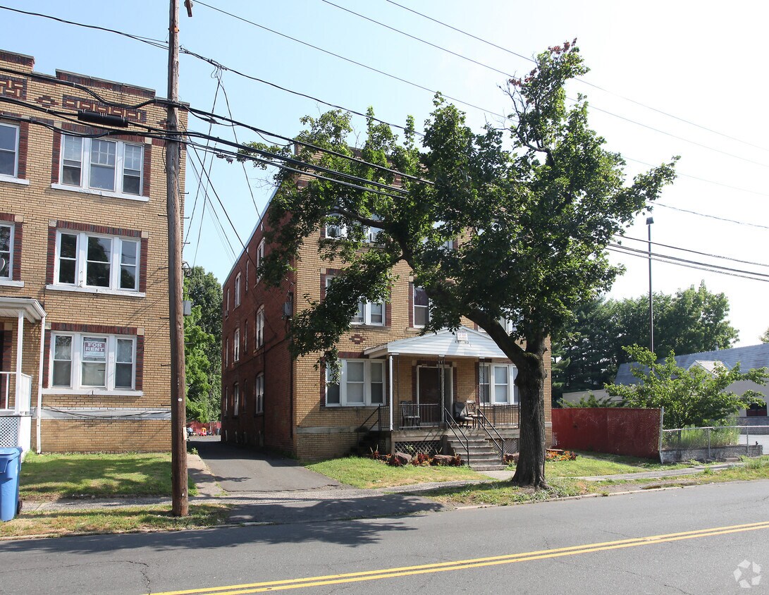 Foto del edificio - 613-615 W Main St