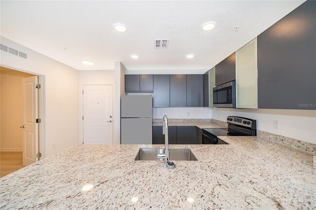 Foto del edificio - 5579 Millenia Park Blvd