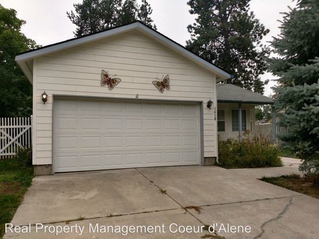 Building Photo - 1410 E Elderberry Cir
