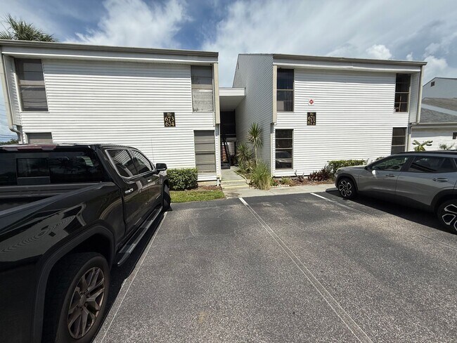 Foto del edificio - Charming 2 bedroom home with a pool