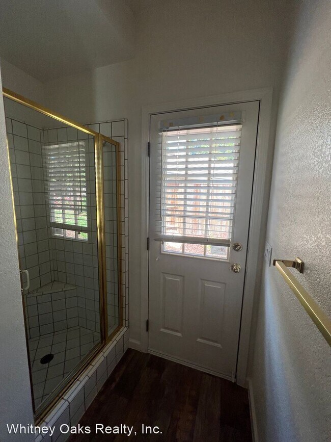 Foto del edificio - 4 br, 3 bath House - 120 Heaton Court