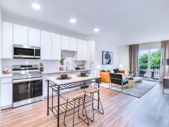 Building Photo - Modera Montville