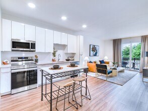 Building Photo - Modera Montville