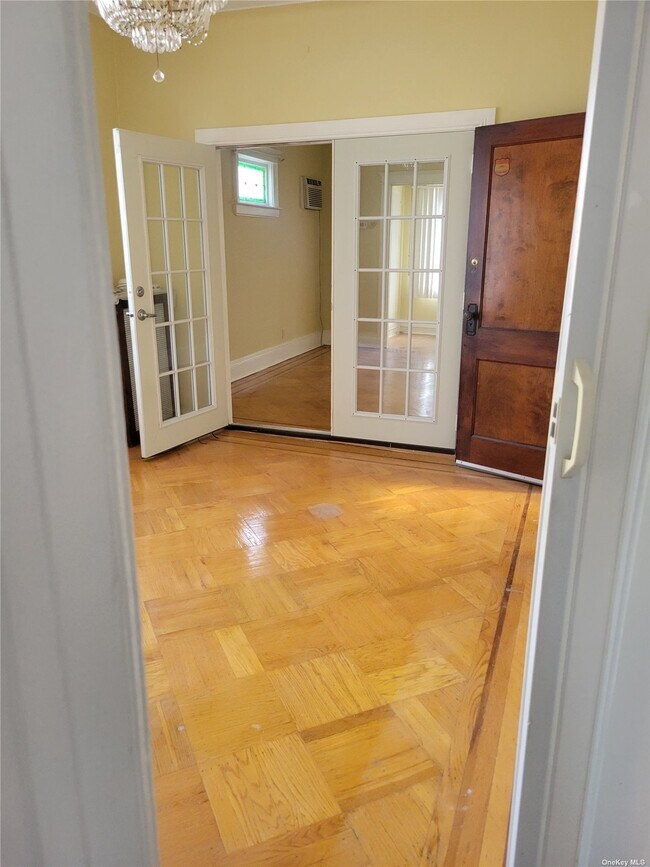 Building Photo - 101-12-101112 112th St