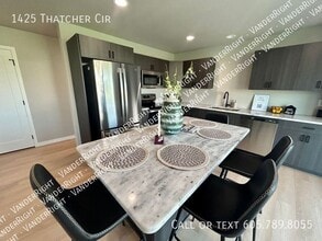 Building Photo - 1425 Thatcher Cir