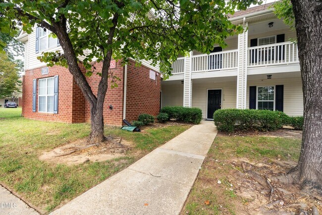 Building Photo - 1122 Chenille Dr