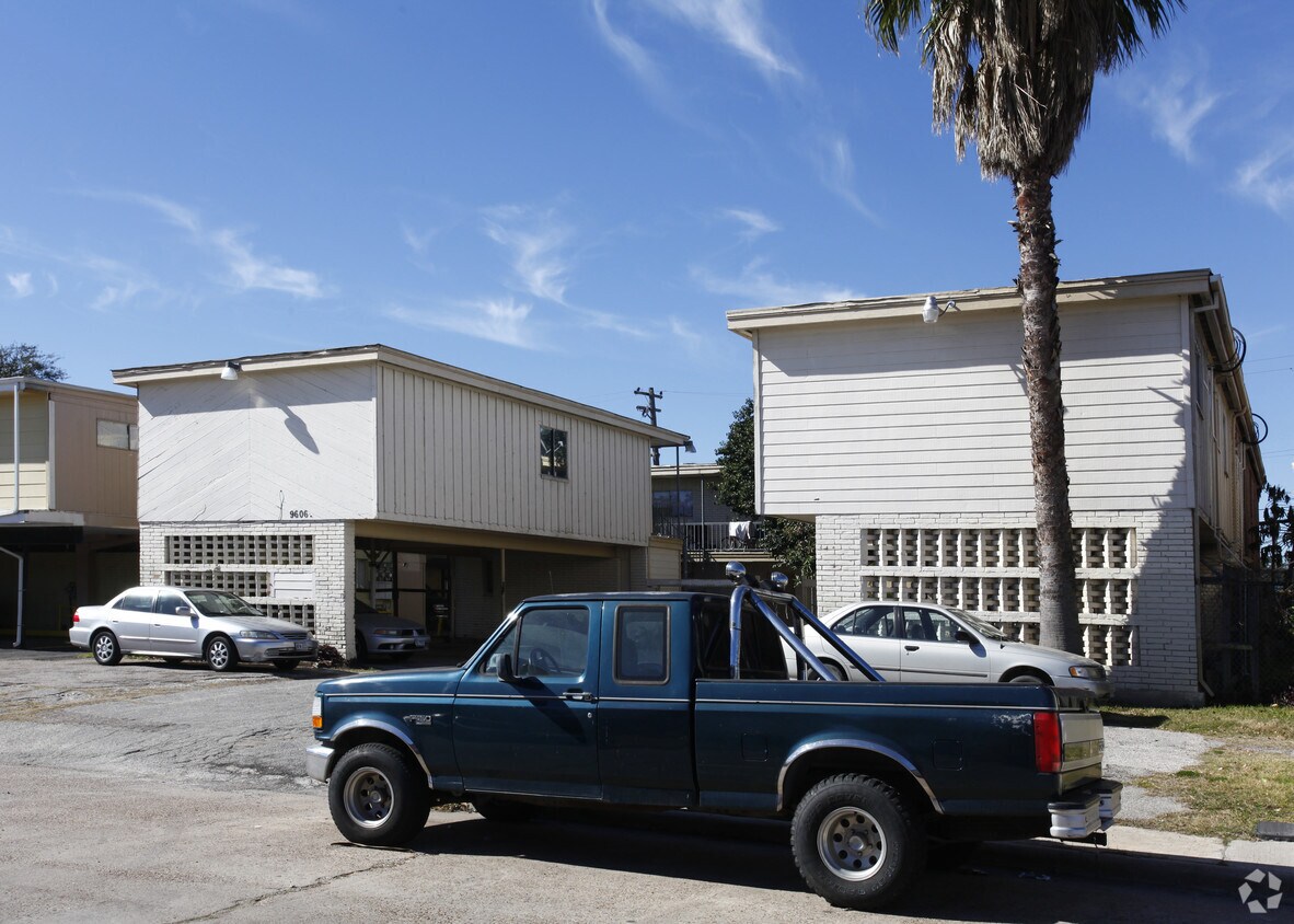 Foto del edificio - 9606 Marlive Ln