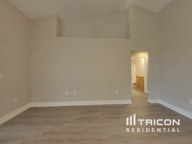 Foto del edificio - 21306 Cottonwood Ave