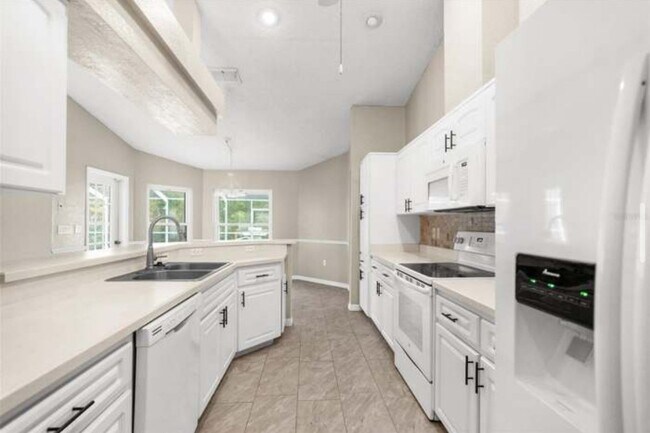 Foto del edificio - 5256 Frost Rd