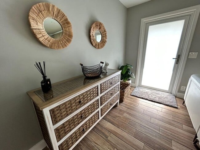 Building Photo - 1182 SE 2nd Ave