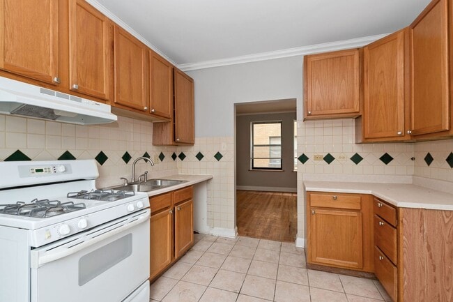Building Photo - One Bedroom Available in South Shore