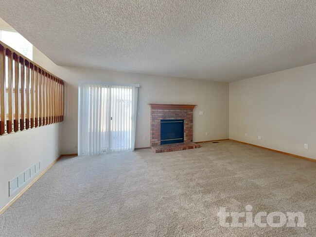 Building Photo - 5525 E 130th Dr