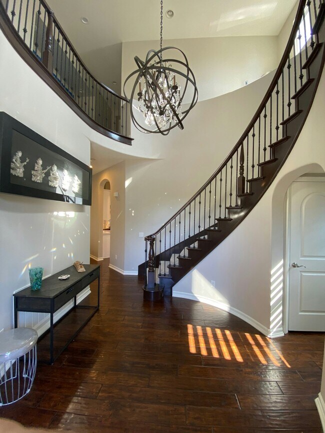Building Photo - 2582 Tea Leaf Lane