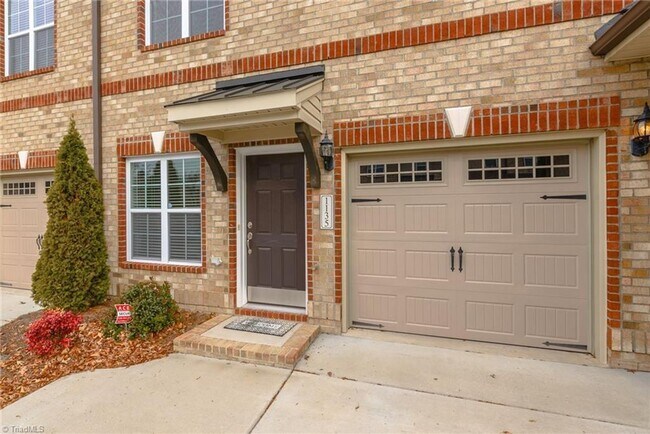 Foto del edificio - 1135 Heritage Path Ln