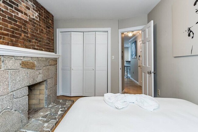 Building Photo - 41 Grove St