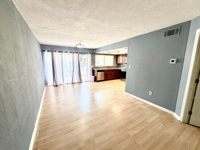 Building Photo - 2203 Silver Pines Pl