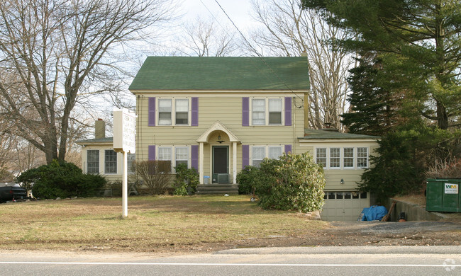 Building Photo - 1935 Boston Post Rd