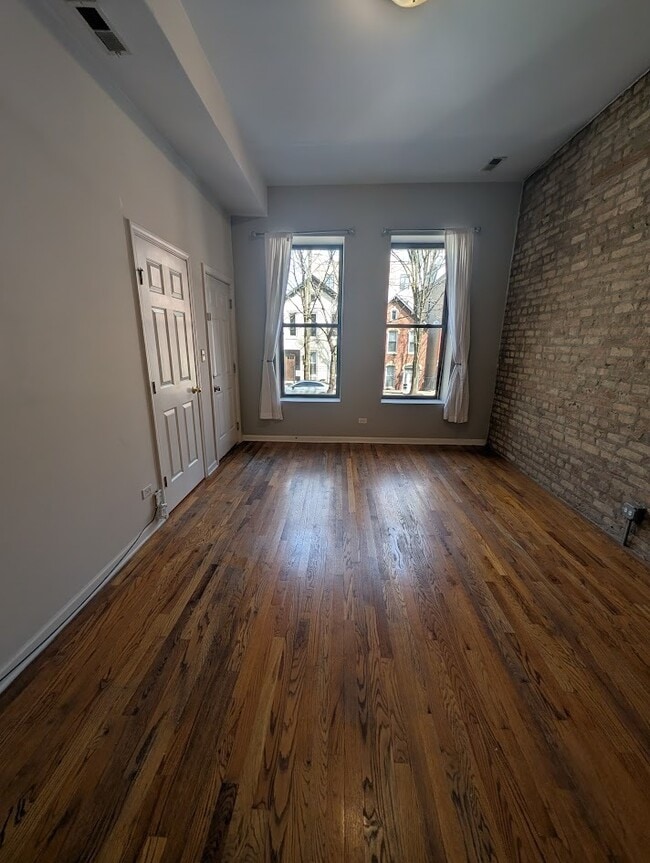 Building Photo - 1531 W Thomas St