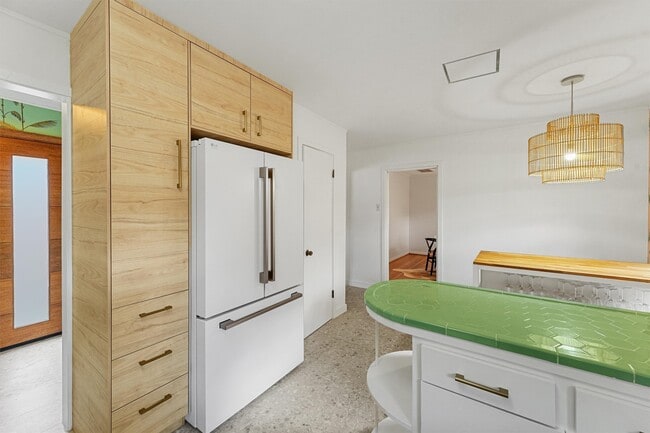 Building Photo - 2052 Addison Rd