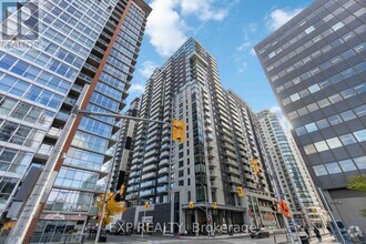 Building Photo - 180-180 George St