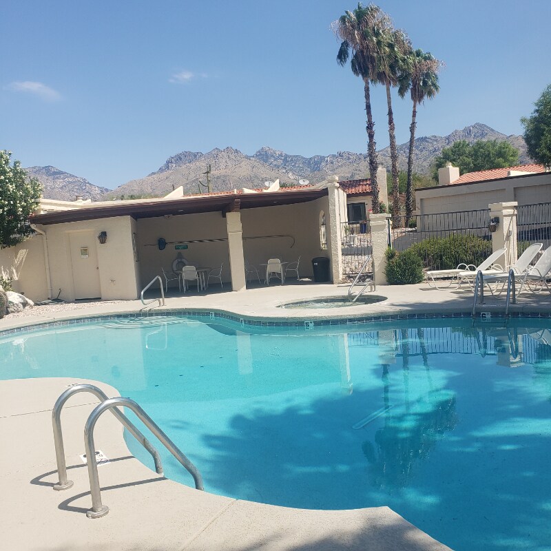 Foto principal - 7946 E Sabino Sunrise Cir