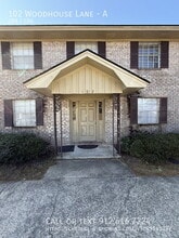 Building Photo - 102 Woodhouse Ln