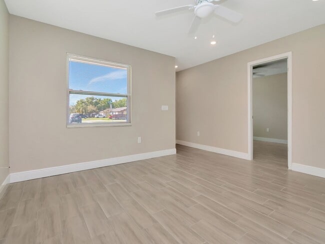Foto del edificio - Stunning Newly Renovated 3-Bedroom, 2-Bath Duplex in Prime Bradenton Location!