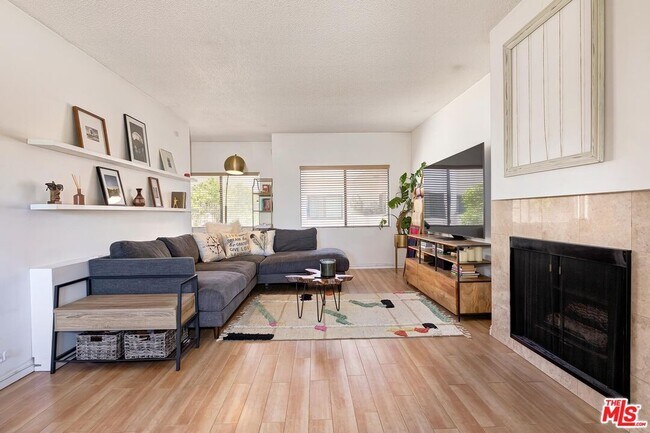 Building Photo - 5805 Whitsett Ave