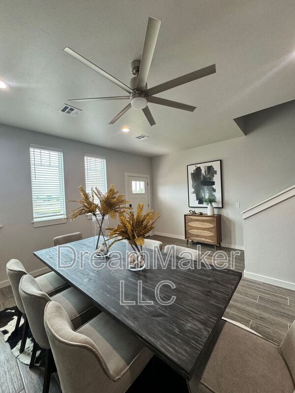 Building Photo - 2807 Clifton Ter