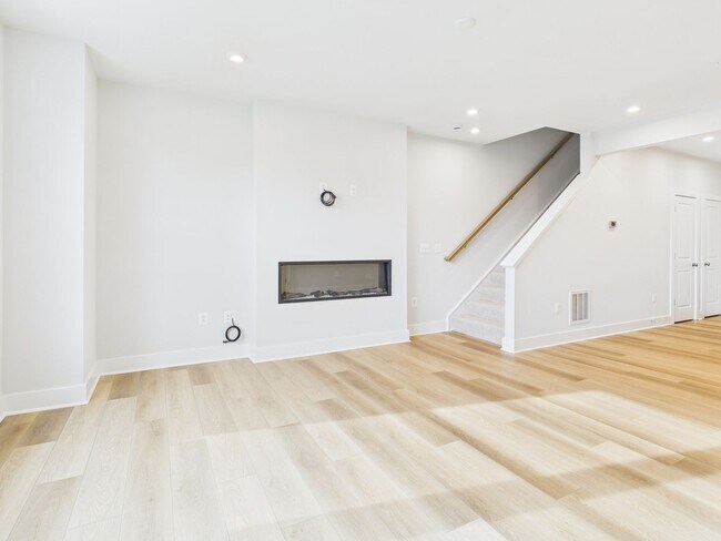 Foto del edificio - 5320 Wyndham Forest Dr