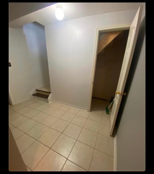 Extra storage room - 34 Macmillan Av