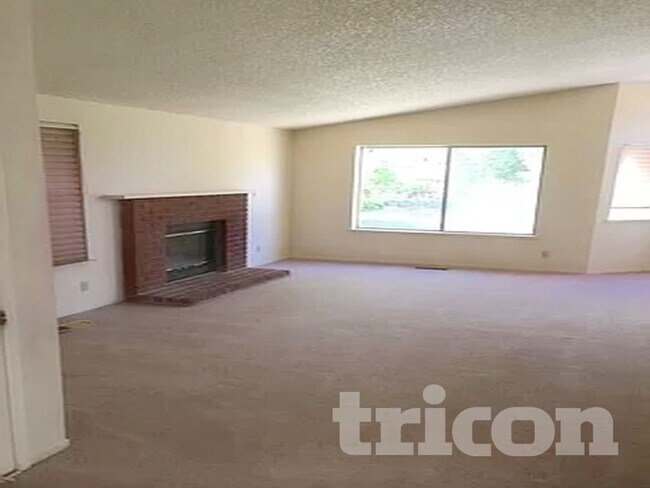 Foto del edificio - 6450 Enchanted Valley Dr