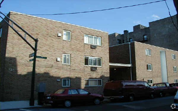 Foto del edificio - 3326-3332 Palisade Ave