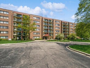 Building Photo - 1800 Huntington Blvd