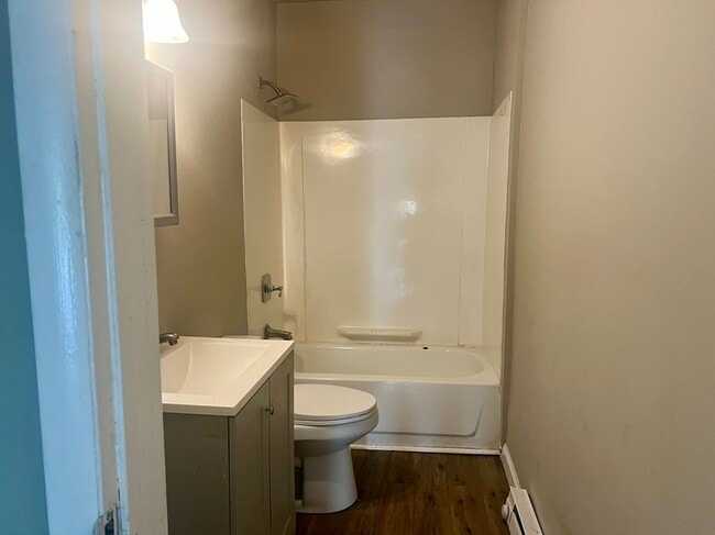 Building Photo - 120 N Congress Ave