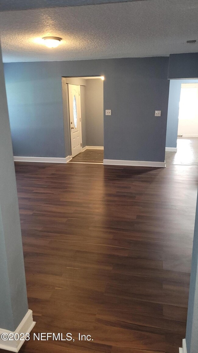 Building Photo - 5548 Windermere Dr