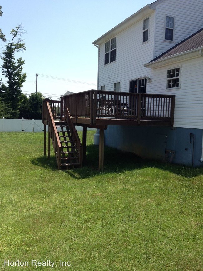 Foto del edificio - 21011 Willows Dr