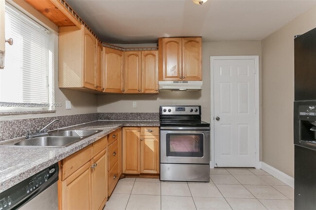 Foto del edificio - 4030 NW 8th Terrace