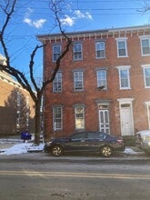 Building Photo - 106 King St