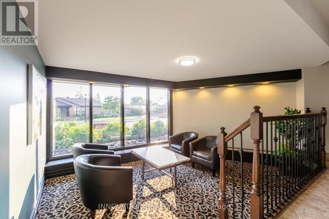 Photo du bâtiment - 1810 - 1081 AMLESIDE DRIVE