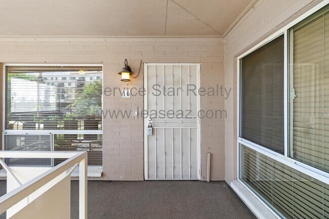 Foto del edificio - 6804 E 2nd St