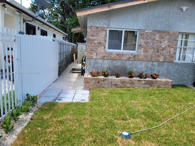 Building Photo - 2126 NW 47th Ter