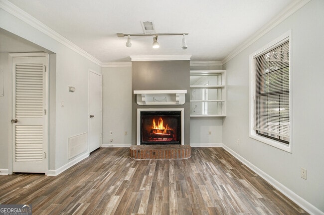 Building Photo - 3235 Highpoint Ct