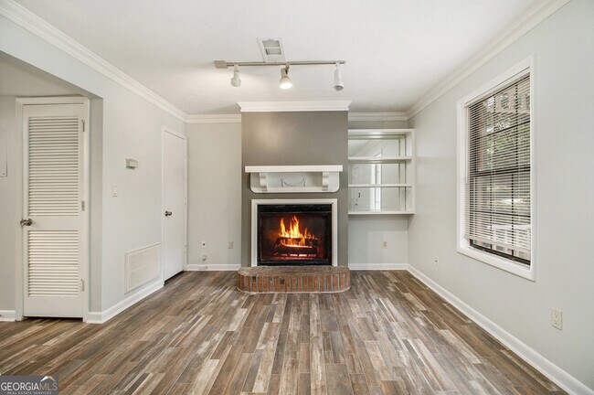 Foto del edificio - 3235 Highpoint Ct