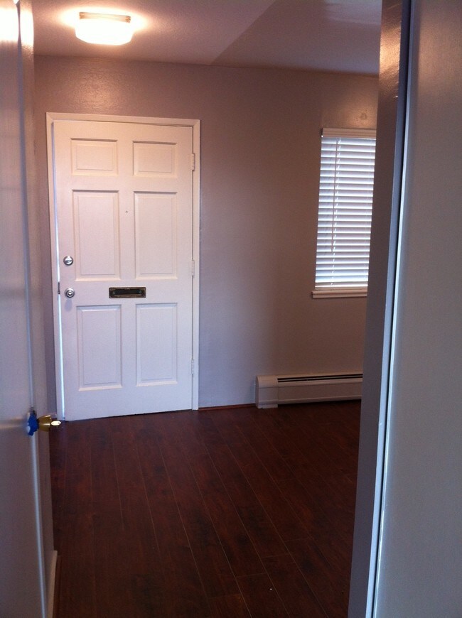 Entry - 145 Marlin Ct