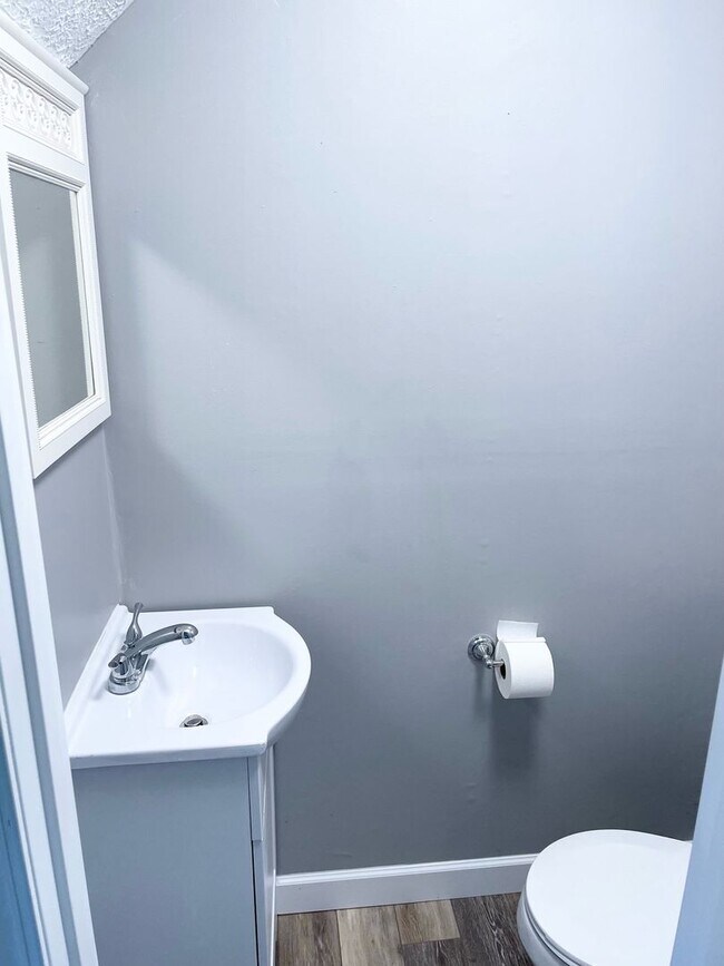 Foto del edificio - 2 Bdrm /1.5 Bath Townhome Church Hill, TN